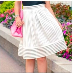 White lace H&M skirt